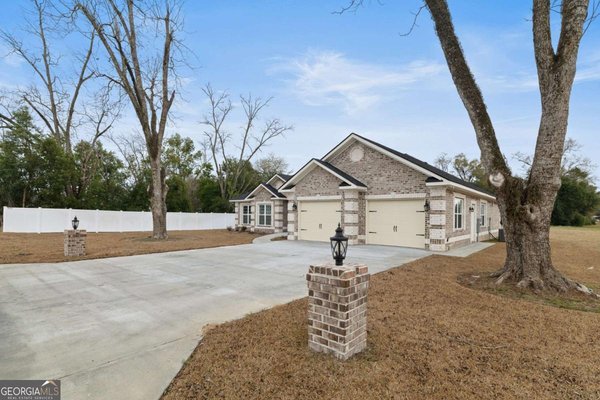 103 Abbie Lane, Glennville