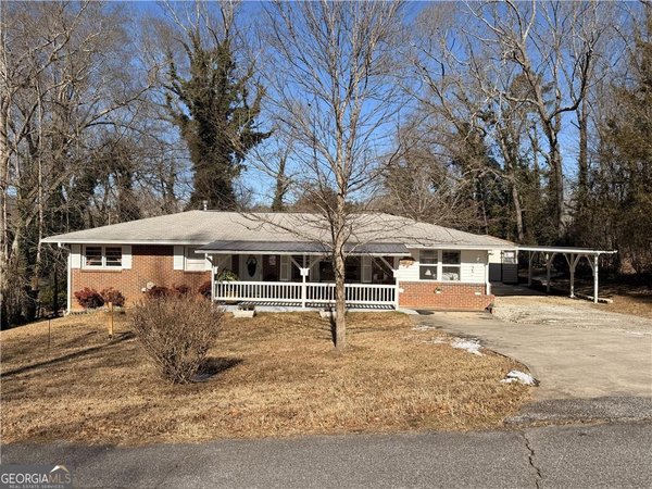 526 Poplar Street, Toccoa