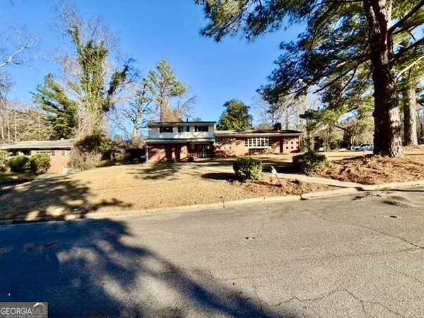 819 VENETTA Place Atlanta