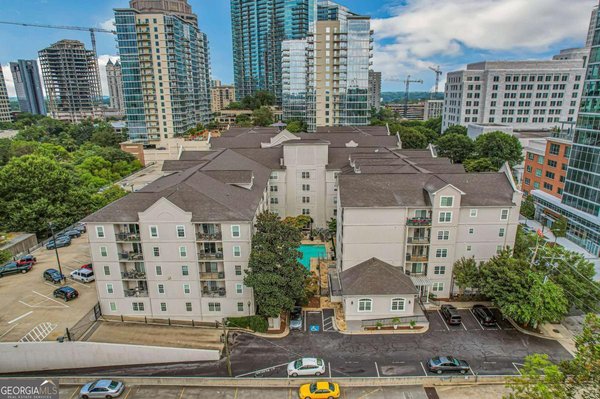 1074 Peachtree Walk Atlanta