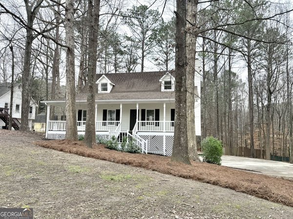 43 Oak Landing Circle Douglasville