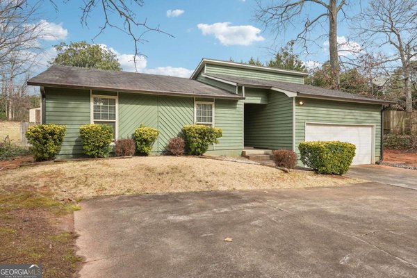 564 Tate Creek Court Acworth