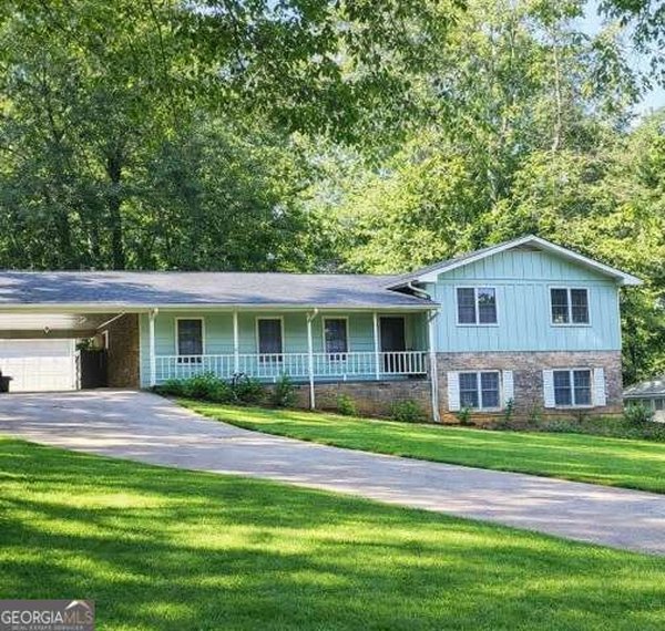 4362 White Oak Drive, Sugar Hill