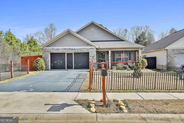 1022 Serene Lake Drive, Griffin