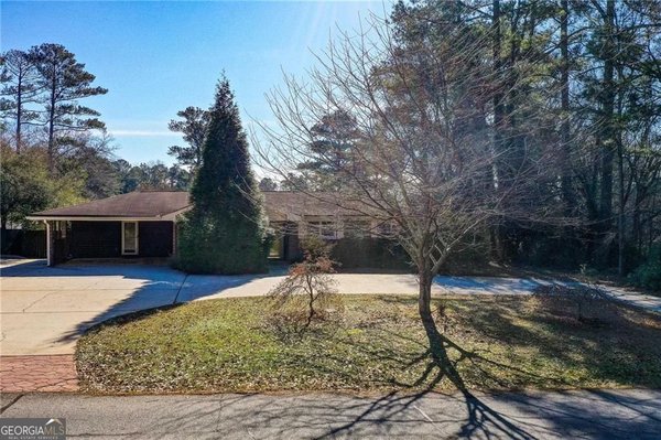 1405 Dillon Road, Abbeville