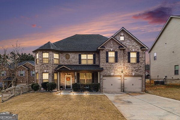 622 Stream Court, Fairburn