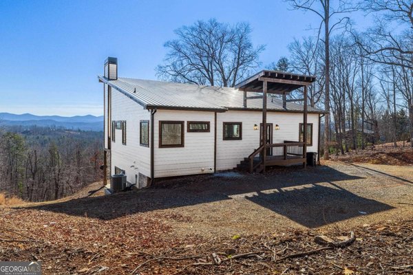 310 Wunder Bear Ridge Road, Morganton