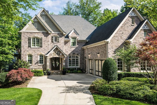 3283 Stratfield Drive, Brookhaven