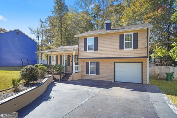 884 Forest Path, Stone Mountain