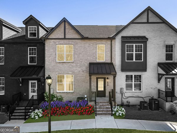 624 Oakleaf Grove Lane, Sugar Hill