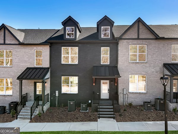 634 Oakleaf Grove Lane, Sugar Hill