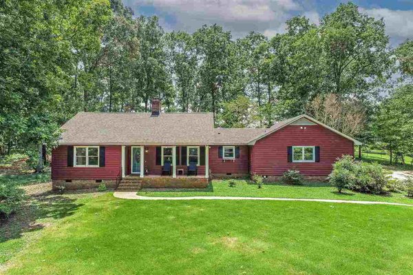 364 Ridgewood Drive Hartwell