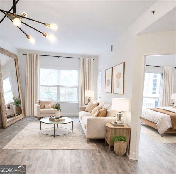 1074 Peachtree Walk, Atlanta