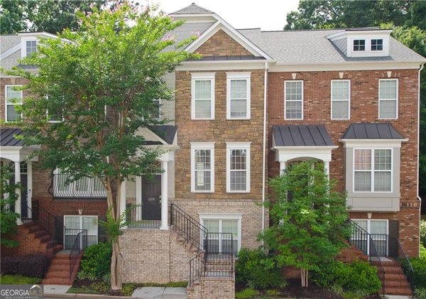 2208 Weldonberry Drive Brookhaven