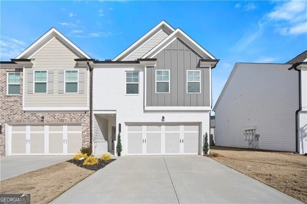 5209 Fox Den Road, Oakwood