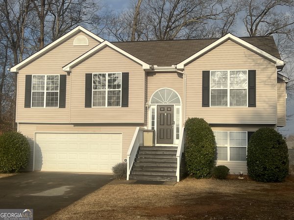 97 Kensington Court, Commerce