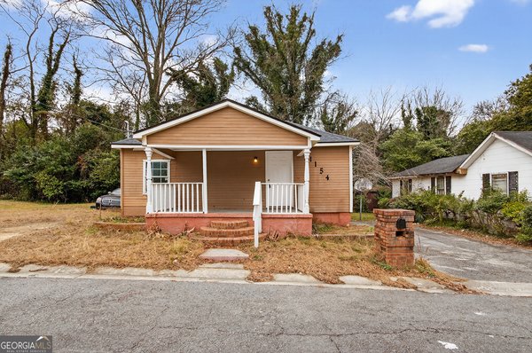 1154 Davis Circle, Macon