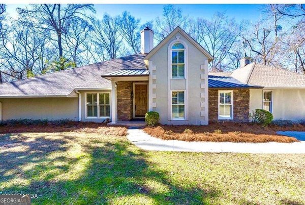 4716 Moor Park, Macon