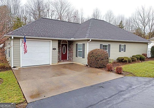 414 Longview Circle, Hiawassee