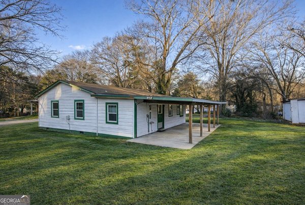 main picture of 2180 Spring Road, Gainesville