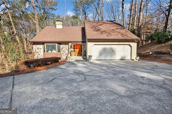 365 Crosstree Lane Sandy Springs