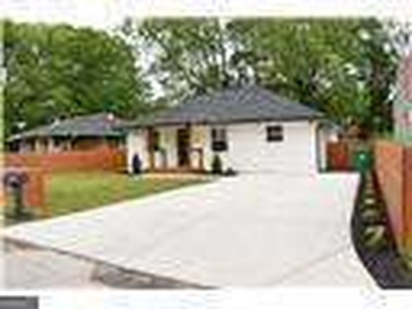 2442 Lynn Iris Drive, Decatur