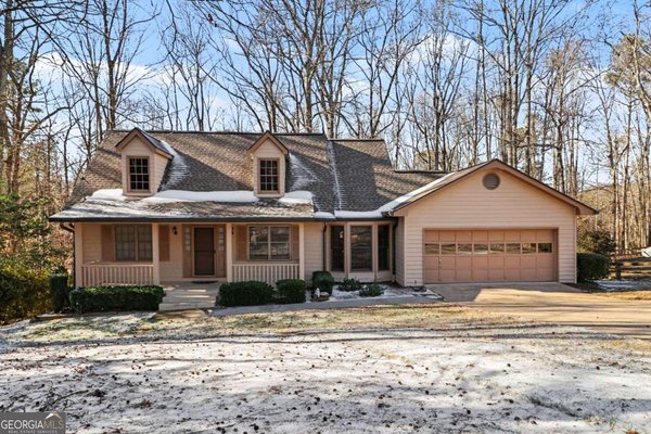 main picture of 1940 Commonwealth Court, Cumming