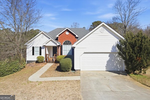 232 Cambridge Dr, Loganville