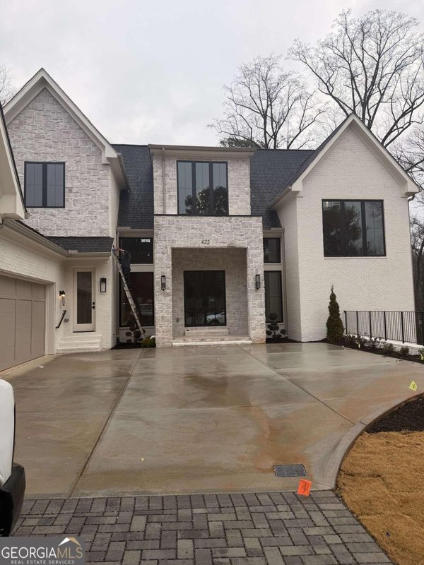 main picture of 422 Hilderbrand Drive, Atlanta