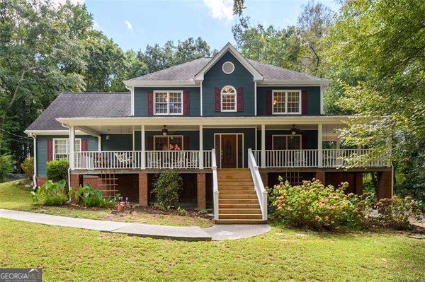 1746 Malachi Court, Loganville