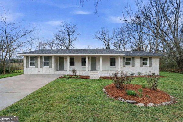 6122 Hillpine Drive, Douglasville