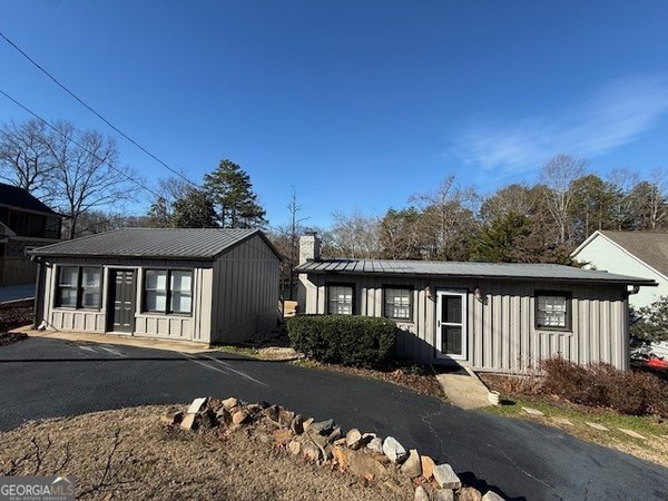 6052 Seminole Drive, Flowery Branch