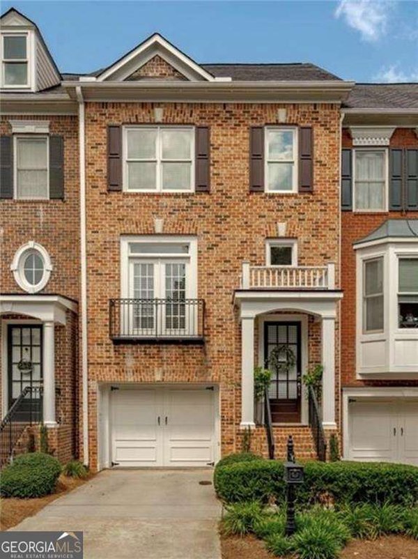 5804 Waters Edge Trail Roswell