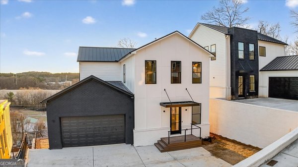 164 Railroad Street, Canton