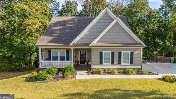 main picture of 108 Albright Court, Commerce