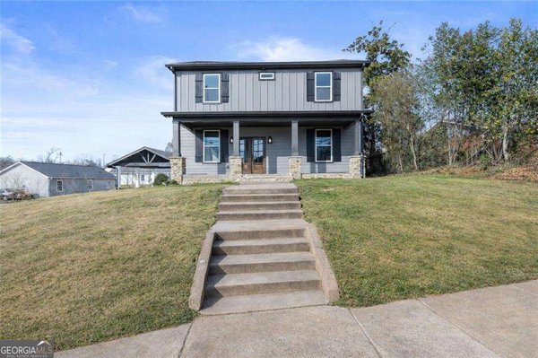 31 Pinson Street Newnan