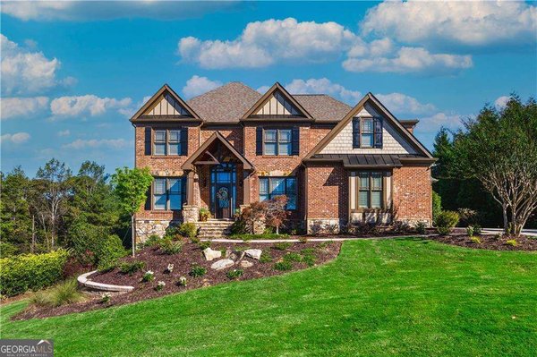 4526 Meadowland Way, Flowery Branch