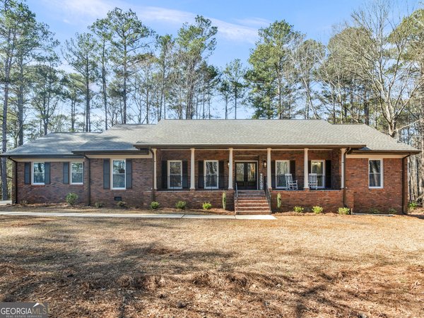 230 Horseshoe Circle, Fayetteville