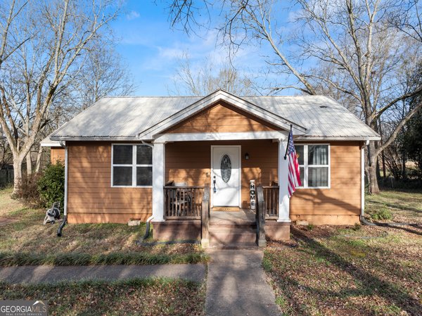 main picture of 151 Clay Street, Maysville