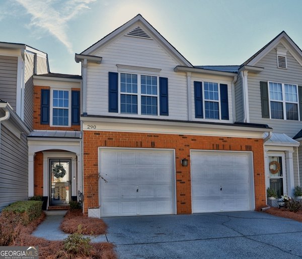 290 Regent Square Woodstock