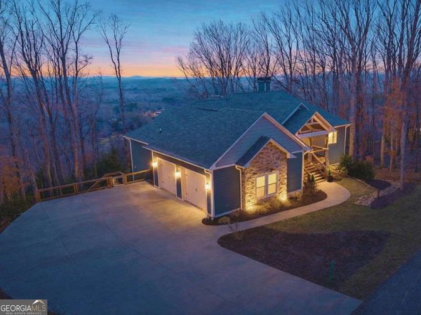 574 Winding Ridge, Blairsville