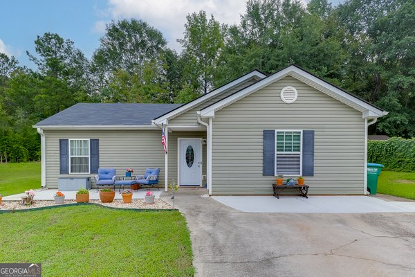 main picture of 31 Coles Court Drive, Commerce