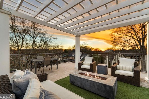 301 Canton Way, Roswell