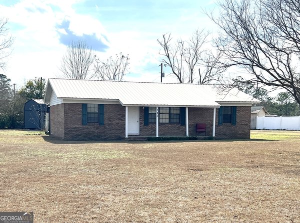 145 Beagle Boulevard, Alma