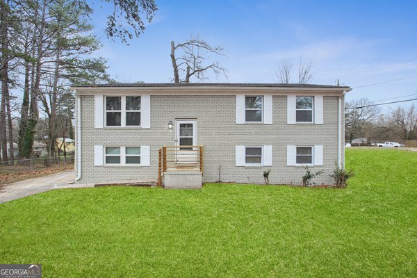 216 Scarsdale Drive Riverdale