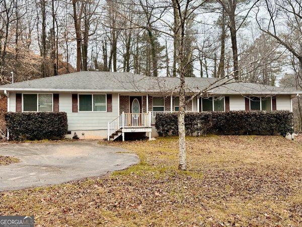 4615 Cresant Lane Douglasville