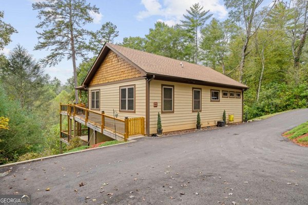 292 Silver Fox Trail, Blue Ridge