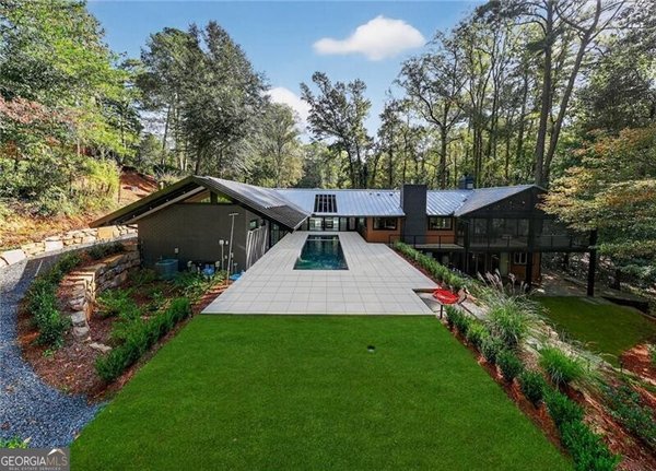 585 Amberidge Trail, Atlanta