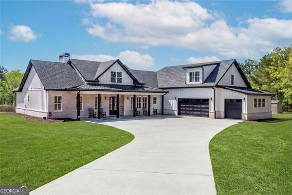 825 Arch Tanner Road, Bethlehem