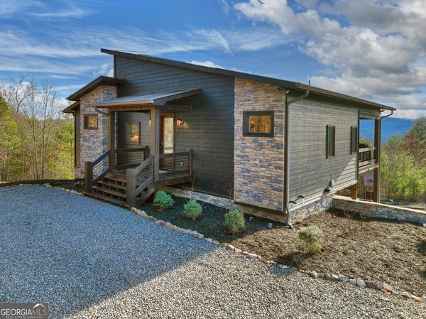 1038 Synacia Drive, Mineral Bluff